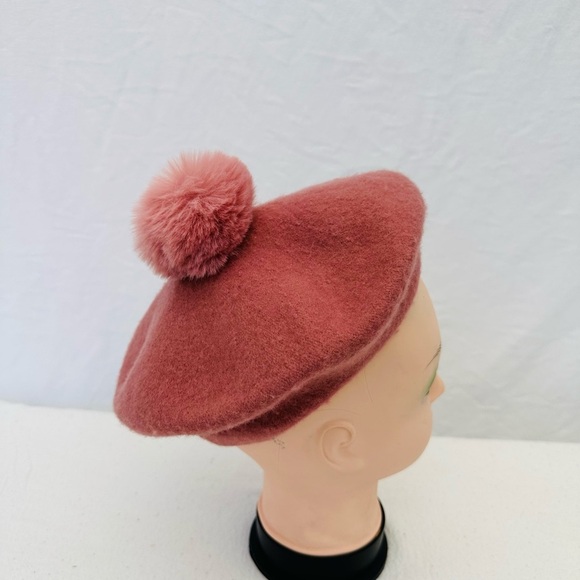 no brand Accessories - Elegant Pink Beret with Pom Pom
